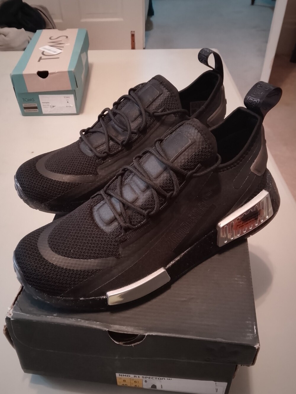 BNIB ADIDAS NMD R1 SPECTOO - Picture 2 of 10